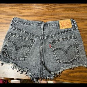 levi’s black denim cutoff shorts